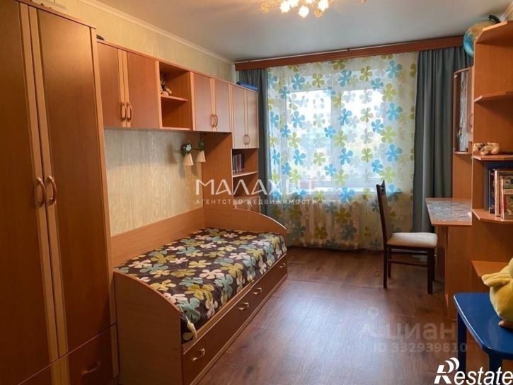 4-комн квартира ул Братьев Коростелевых, 142,  д. 142
