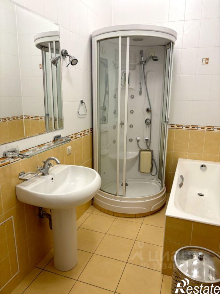 4-комн квартира ул Льва Толстого, 3,  д. 3