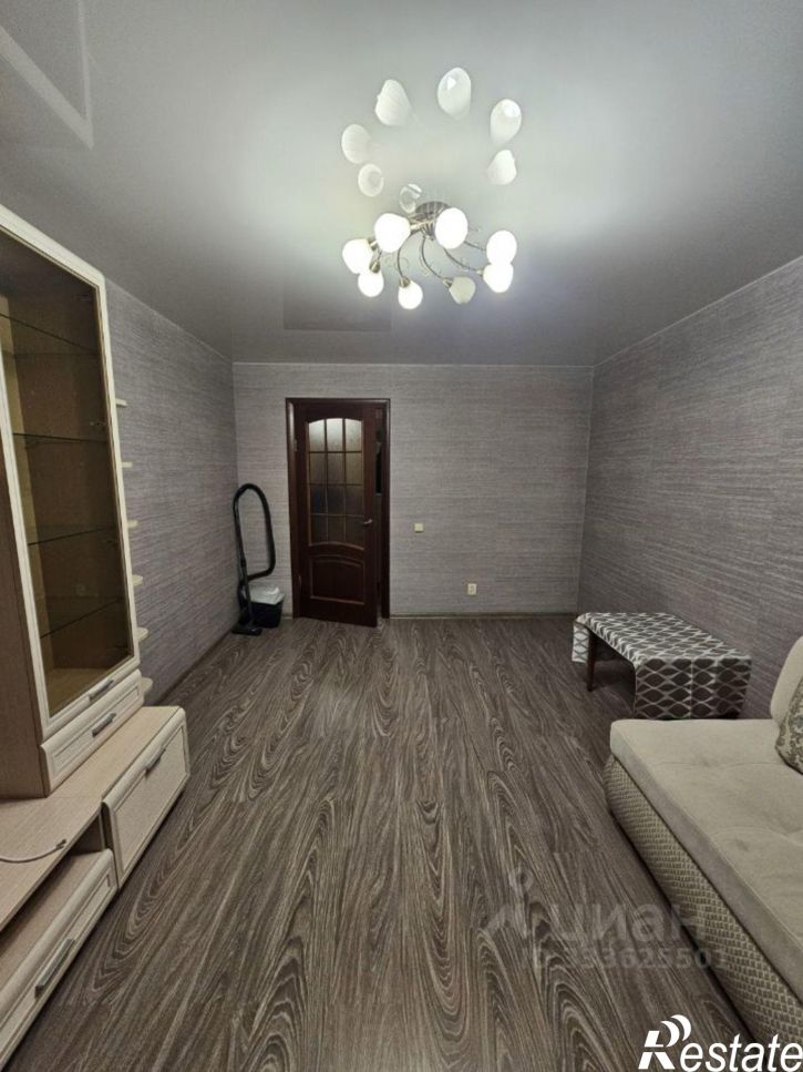 2-комн квартира Молодогвардейская улица, 240,  д. 240