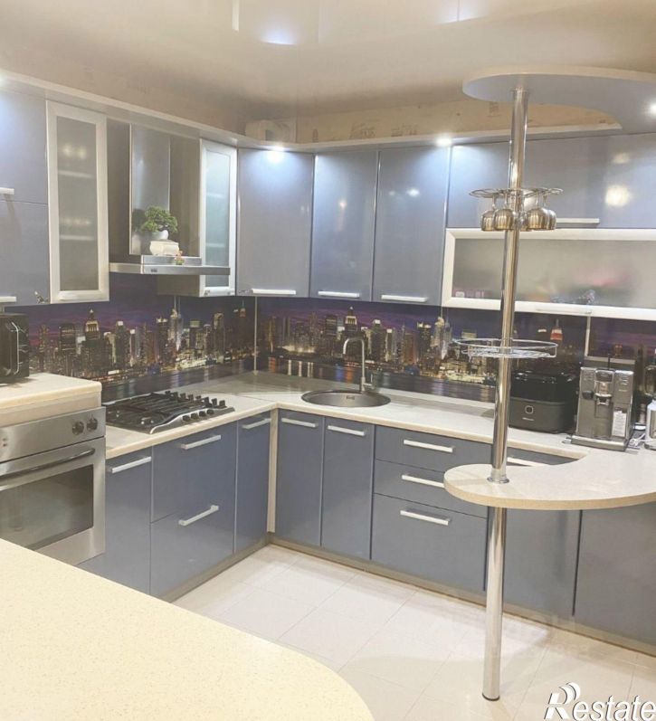 3-комн квартира Ново-Садовая улица, 228,  д. 228
