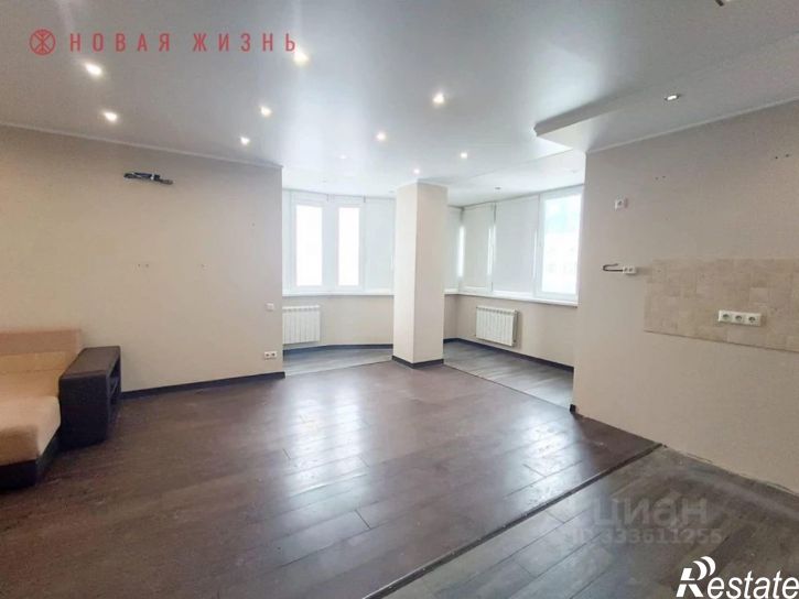 3-комн квартира Ново-Садовая улица, 106М,  д. 106М