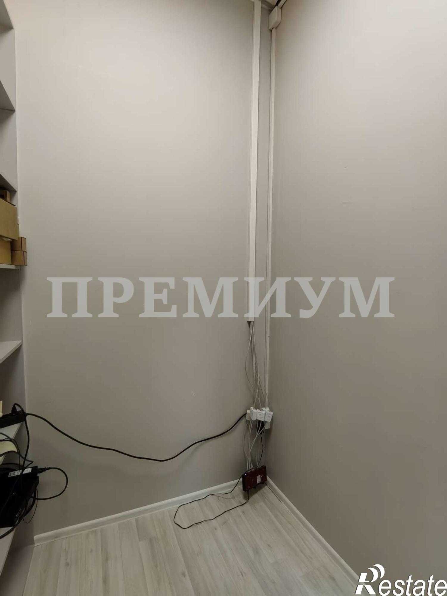 Купить офис, помещение под офис за 5 500 000 рублей на Симферопольская улица, 1