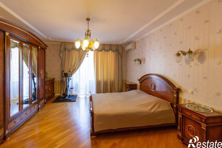 3-комн квартира Степана Разина улица, 101