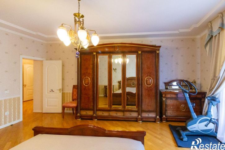 3-комн квартира Степана Разина улица, 101
