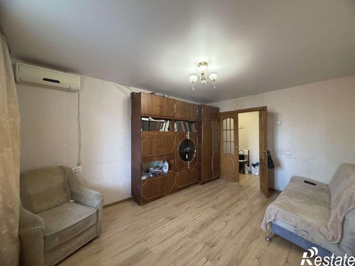 4-комн квартира Авроры улица, 68