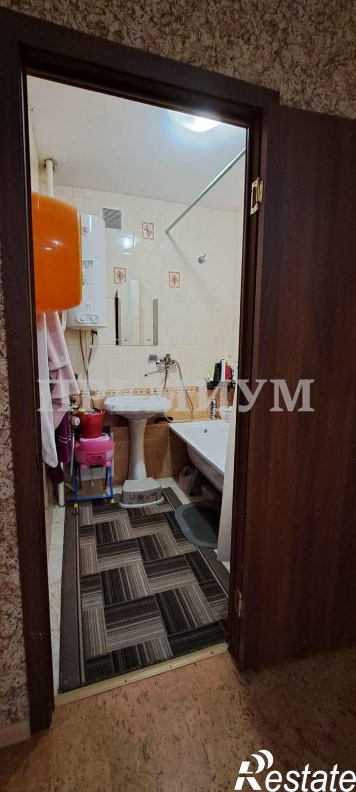 2-комн квартира Гастелло улица, 44