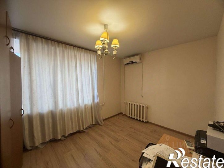 4-комн квартира улица Авроры, 68,  д. 68