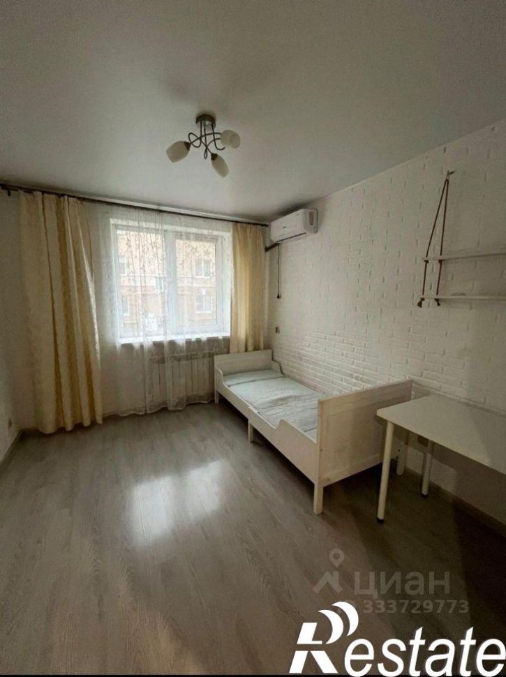 2-комн квартира улица Виталия Жалнина, 4,  д. 4