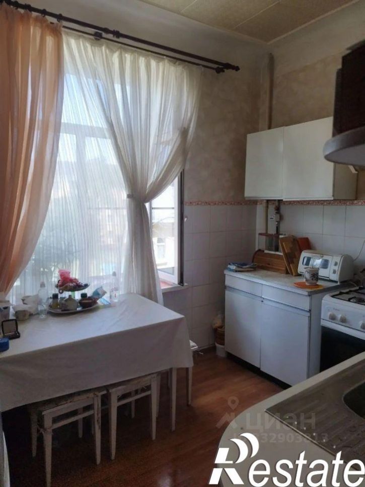 3-комн квартира улица Нефтяников, 10А,  д. 10А