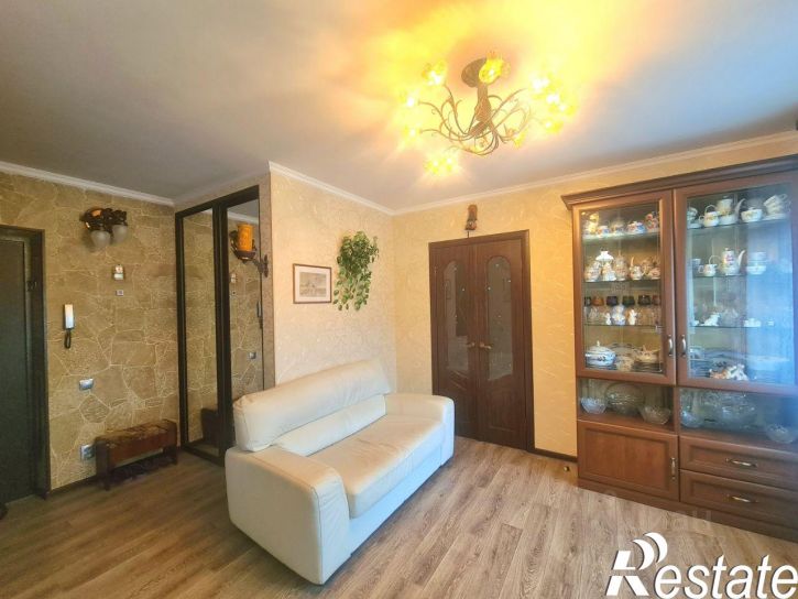 2-комн квартира улица Евгения Золотухина, 21,  д. 21