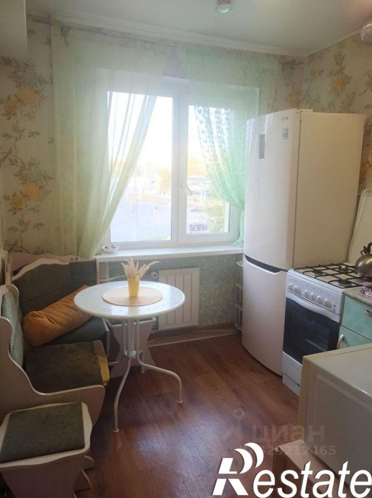 3-комн квартира улица Гагарина, 1,  д. 1