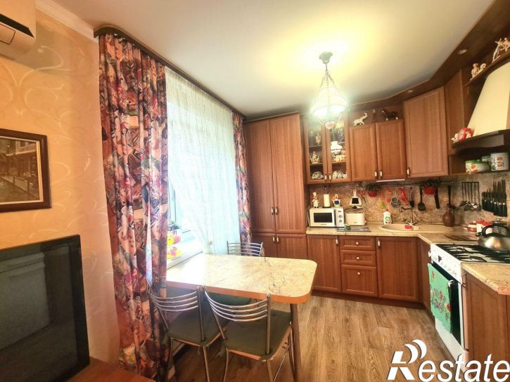 2-комн квартира улица Евгения Золотухина, 21,  д. 21