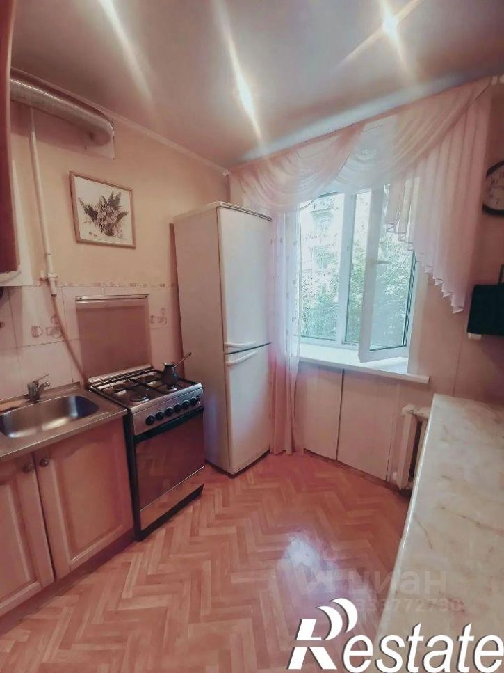 2-комн квартира Тихвинская улица, 28,  д. 28