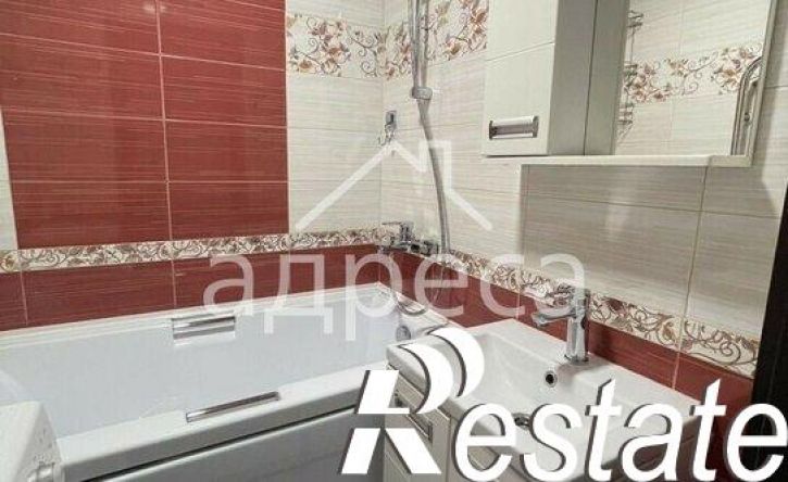 3-комн квартира улица Георгия Димитрова, 37,  д. 37