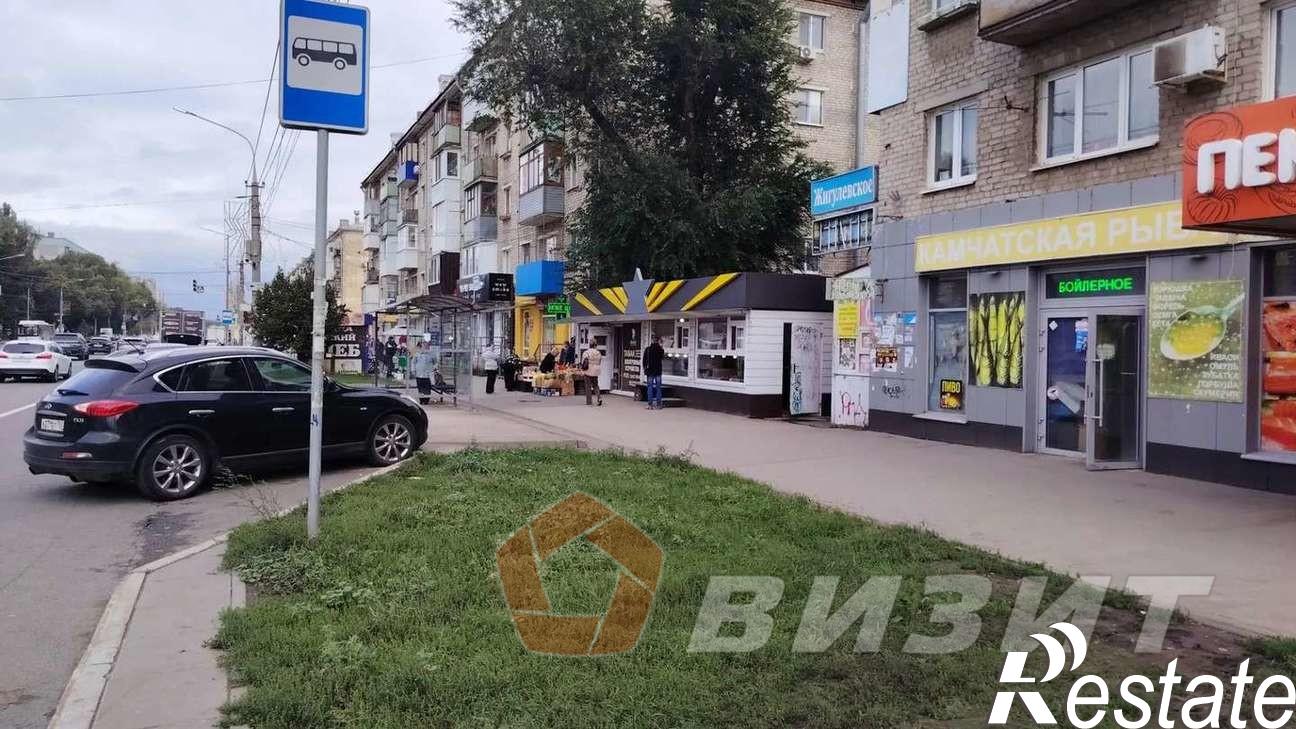 Купить торговое помещение за 11 700 000 рублей на Победы улица, 130