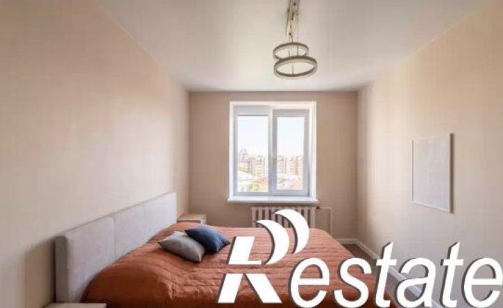 3-комн квартира улица Буянова, 100,  д. 100