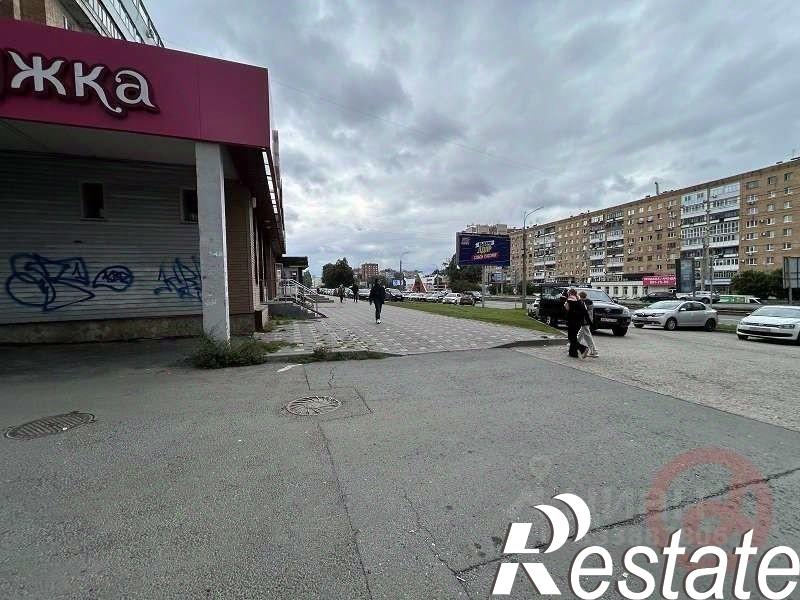 Сдать торговое помещение за 360 009 рублей на проспект Ленина, 3