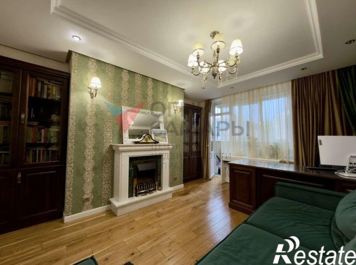 4-комн квартира Урицкого улица, 23