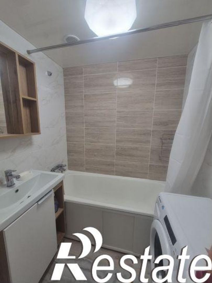 2-комн квартира Александра Матросова улица, 63