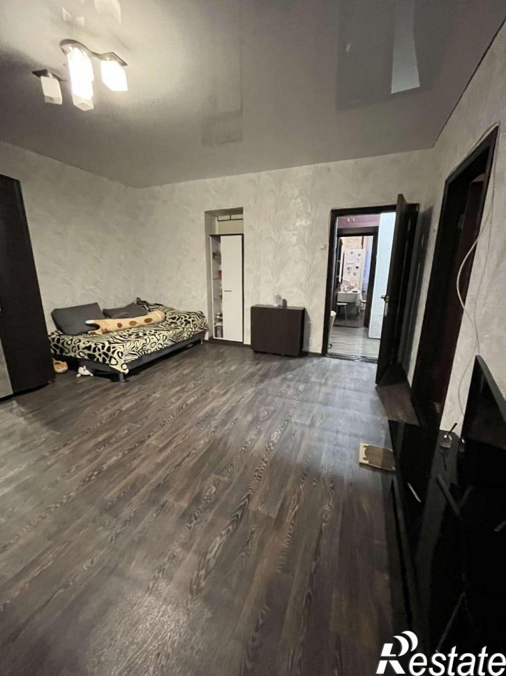 3-комн квартира Урицкого улица, 6