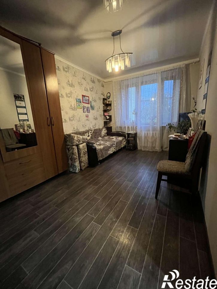 3-комн квартира Урицкого улица, 6