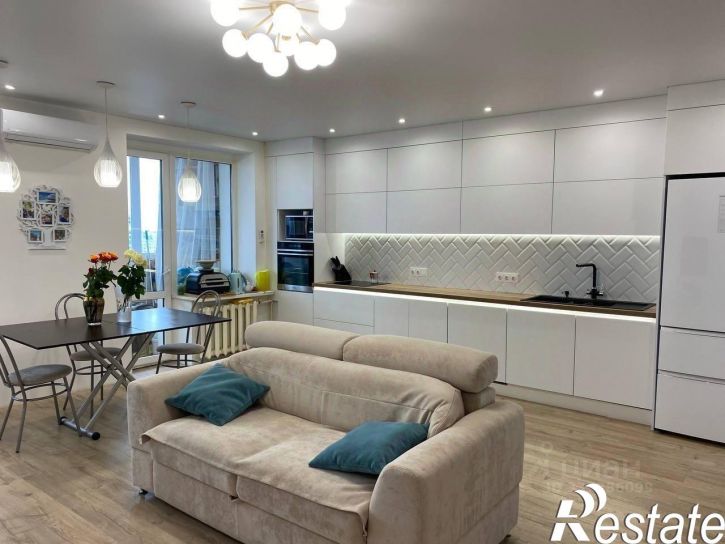 3-комн квартира улица Буянова, 100,  д. 100