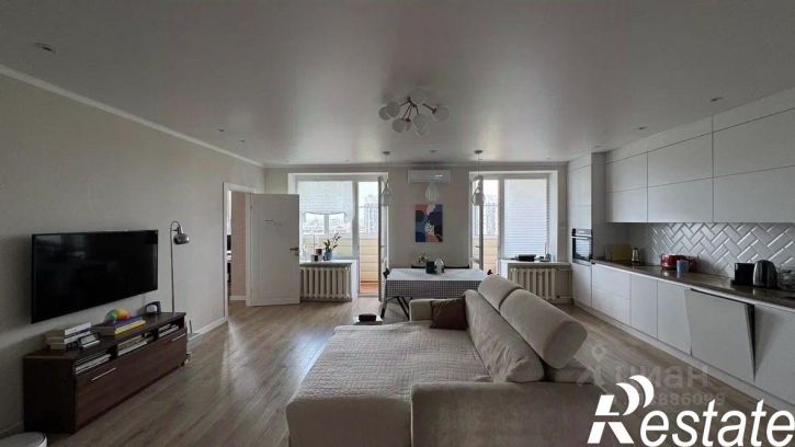 3-комн квартира улица Буянова, 100,  д. 100