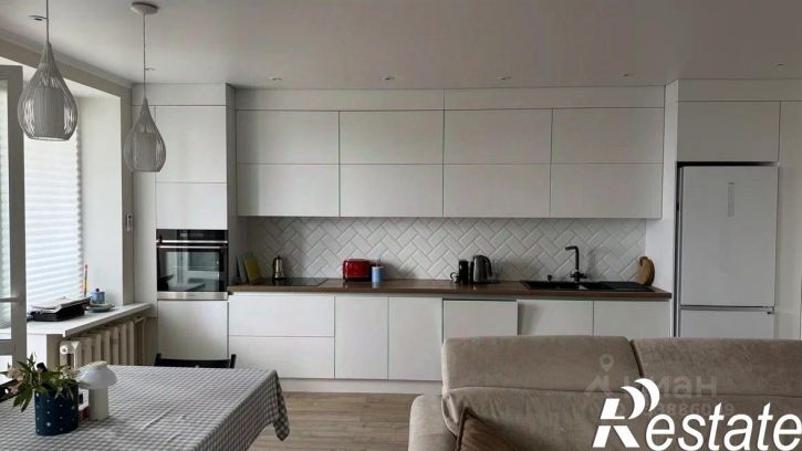 3-комн квартира улица Буянова, 100,  д. 100