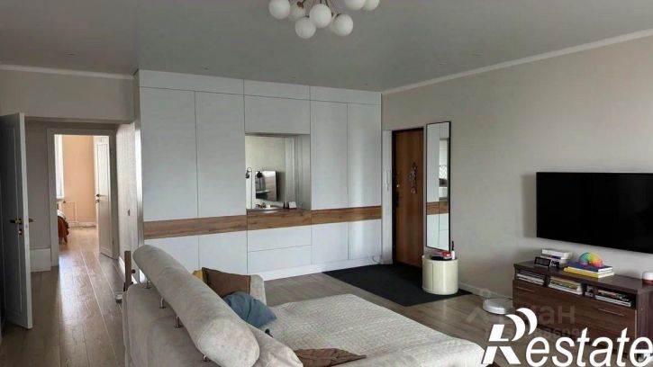 3-комн квартира улица Буянова, 100,  д. 100