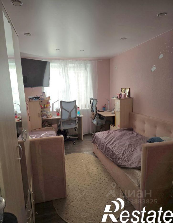 2-комн квартира улица Евгения Золотухина, 17,  д. 17