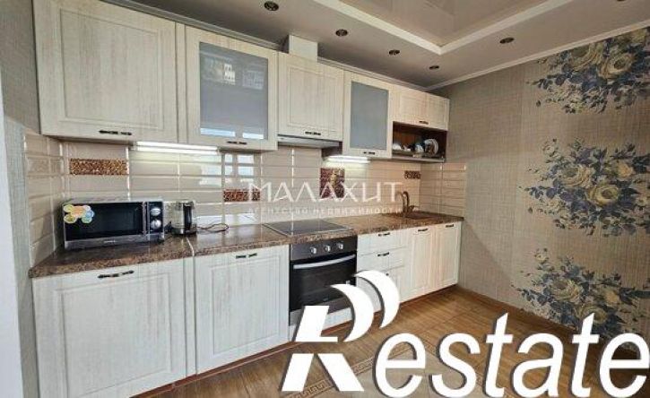 2-комн квартира улица Николая Панова, 50,  д. 50
