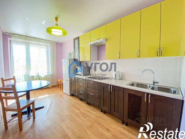 1-комн квартира улица Буянова, 100,  д. 100