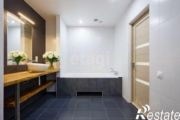 3-комн квартира Ново-Садовая улица, 106М,  д. 106М