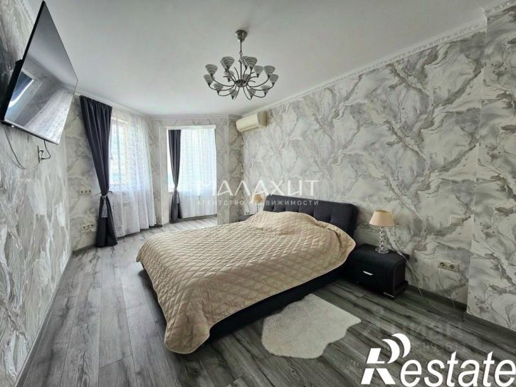 3-комн квартира Революционная улица, 4,  д. 4