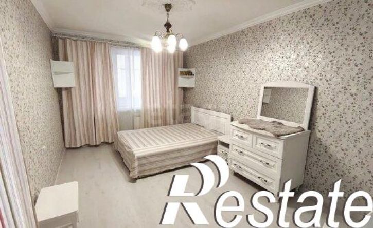 4-комн квартира улица Челюскинцев, 10,  д. 10