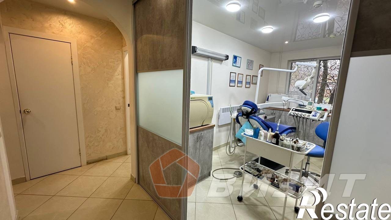 Сдать торговое помещение за 50 000 рублей на Мориса Тореза улица, 48