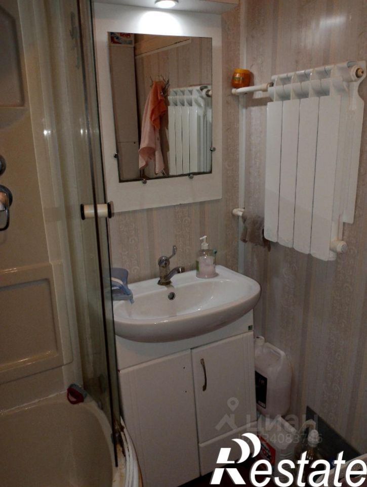 2-комн квартира улица Нефтяников, 22,  д. 22