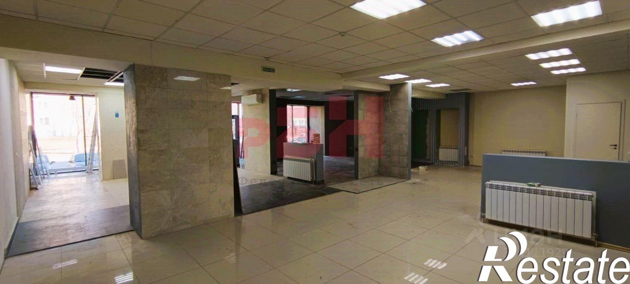Сдать торговое помещение за 135 000 рублей на улица Мориса Тореза, 13А