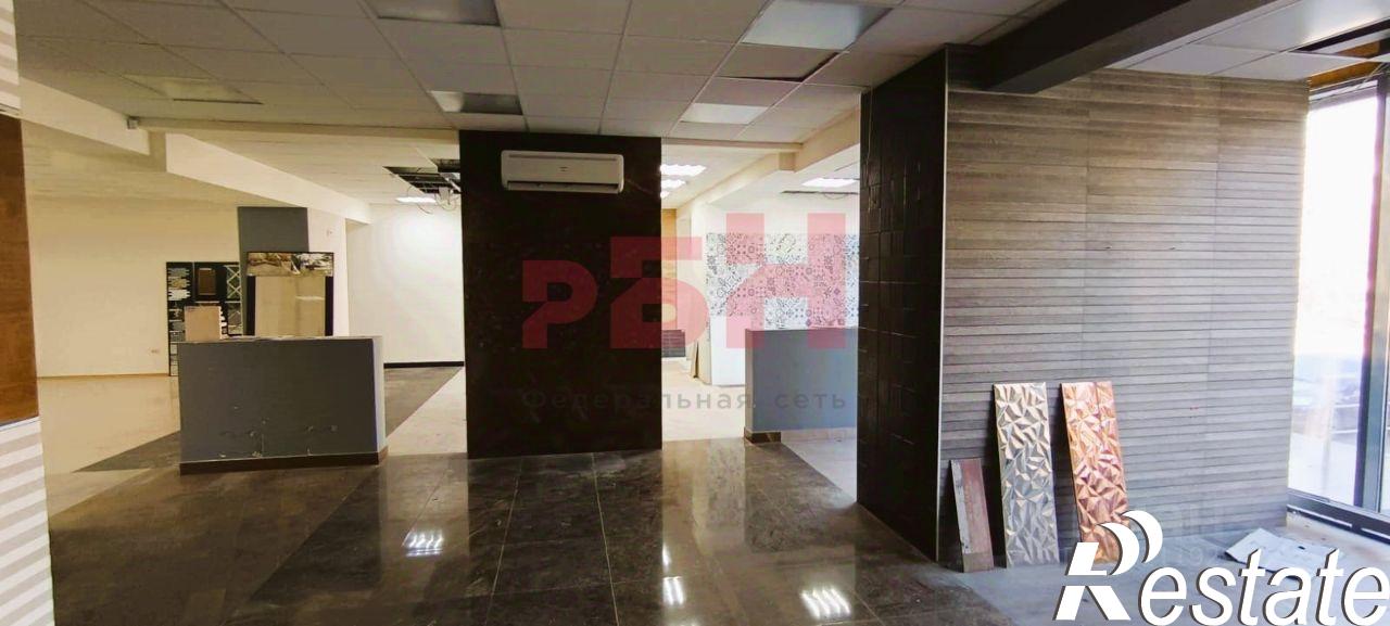 Сдать торговое помещение за 135 000 рублей на улица Мориса Тореза, 13А