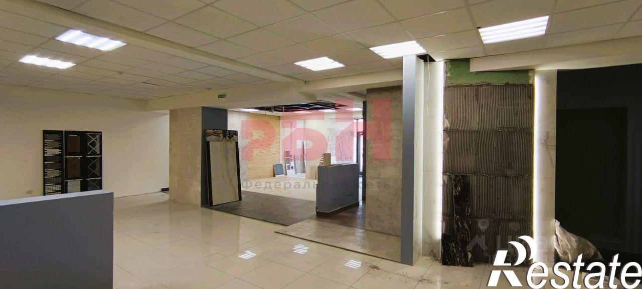 Сдать торговое помещение за 135 000 рублей на улица Мориса Тореза, 13А