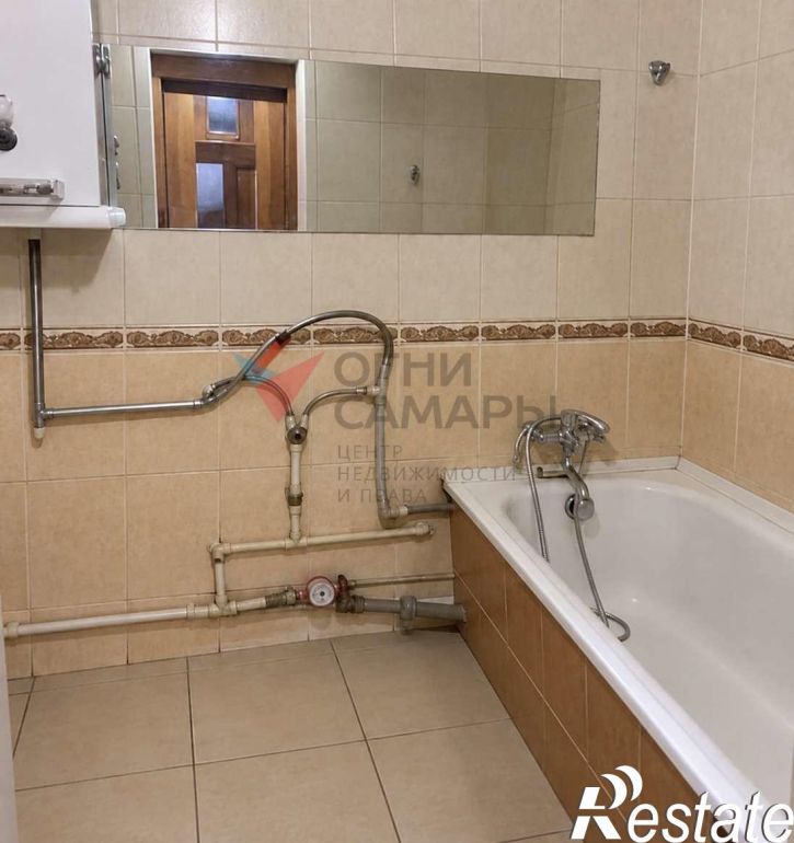 2-комн квартира Строителей улица, 22