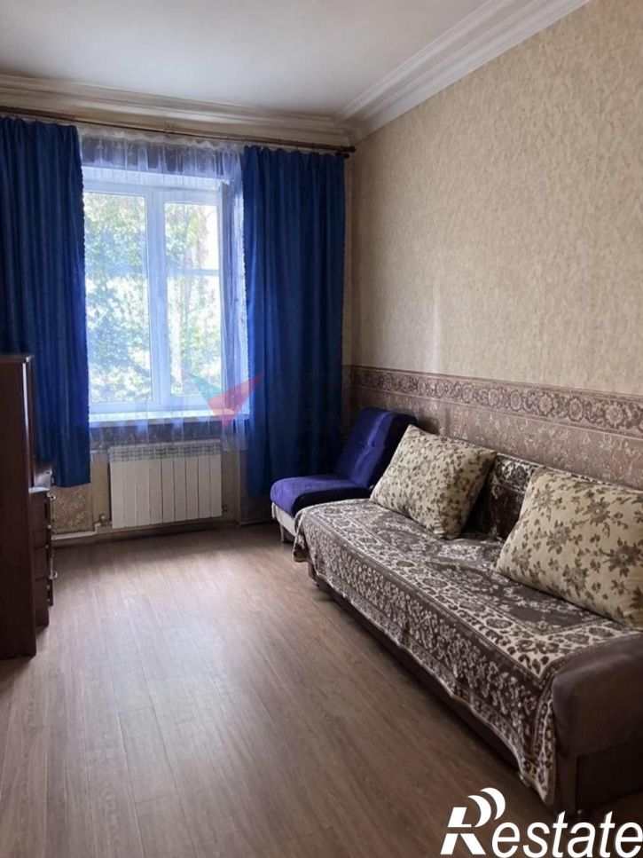 2-комн квартира Строителей улица, 22