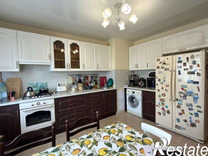 4-комн квартира Стара-Загора улица, 90