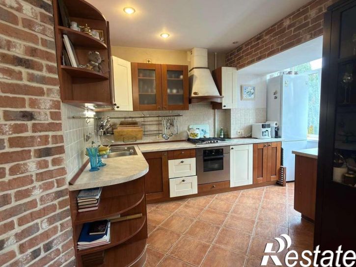4-комн квартира Ленинская улица, 74