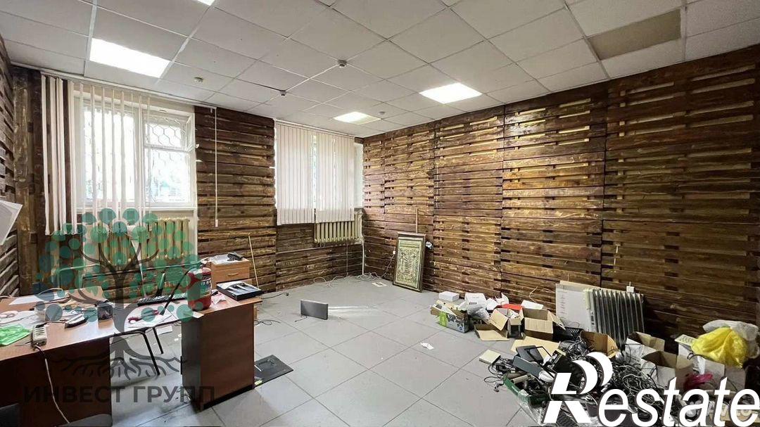 Купить торговое помещение за 13 000 000 рублей на проспект Юных Пионеров, 59