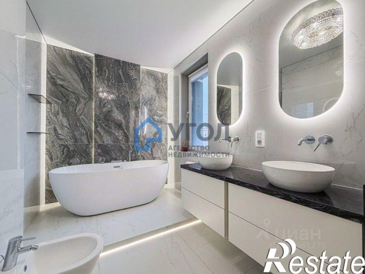 3-комн квартира улица Соколова, 32,  д. 32