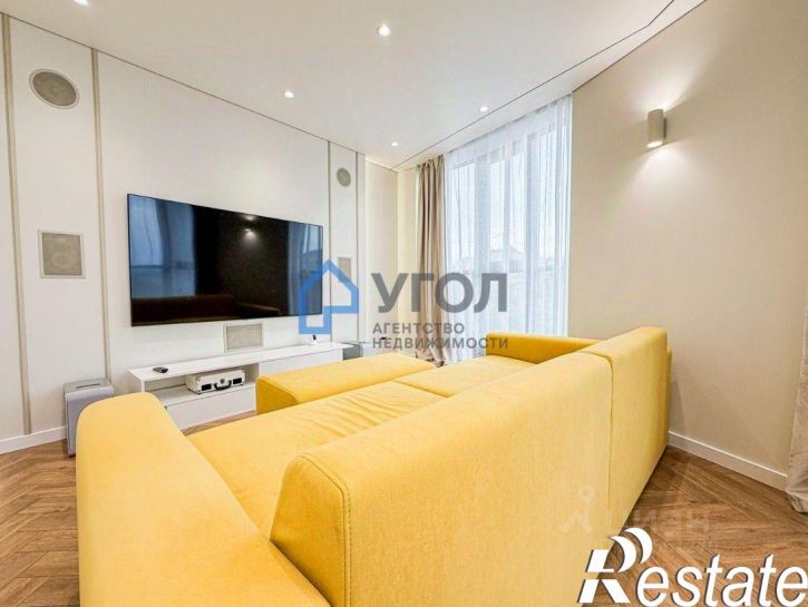 3-комн квартира улица Соколова, 32,  д. 32