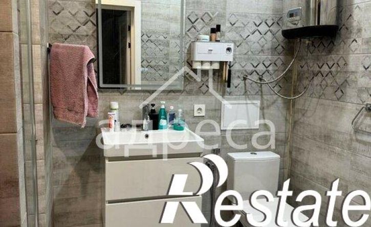 3-комн квартира улица Братьев Коростелёвых, 81,  д. 81