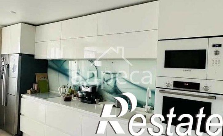 3-комн квартира Революционная улица, 101В,  д. 101В