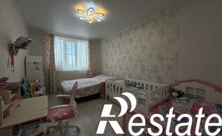 3-комн квартира улица Петра Алабина, 2,  д. 2